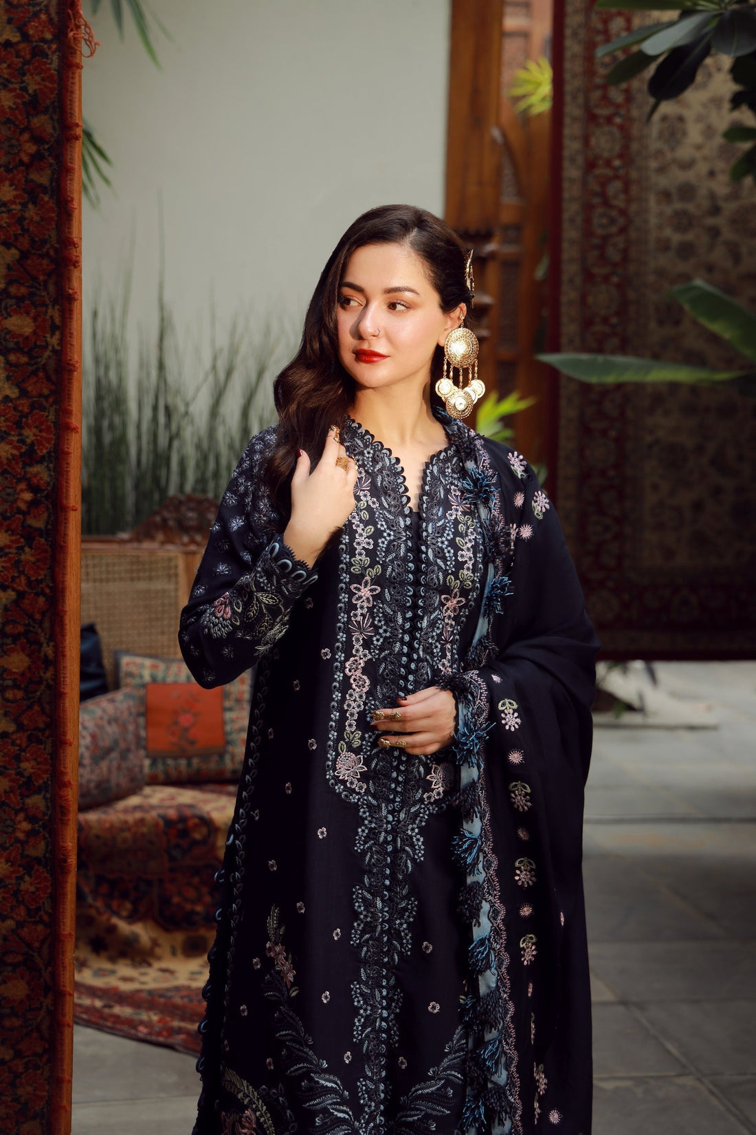 Maryam Hussain | Winter Shawl 25 | Roohi