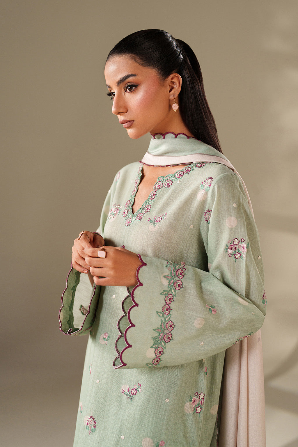 Iznik | Winter Chapter 25 | UE-563 Printed Khaddar, image 7