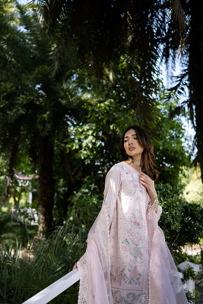 Raeesa Premium | Amani Lawn 26 | AM-001 FLORÉA-3