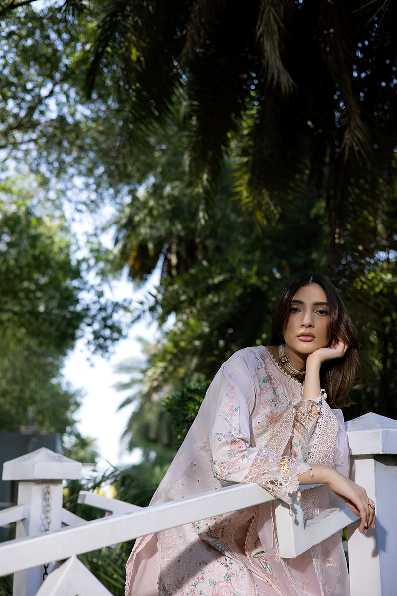Raeesa Premium | Amani Lawn 26 | AM-001 FLORÉA-5
