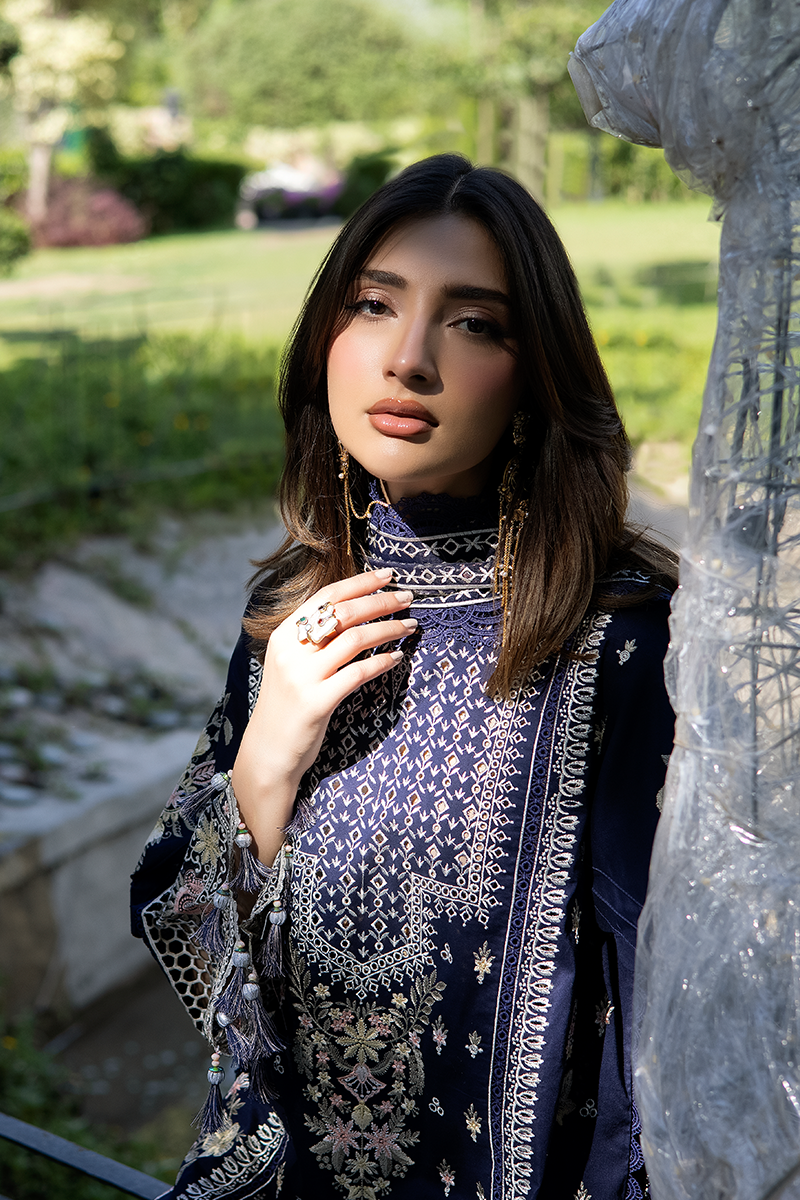 Raeesa Premium | Amani Lawn 26 | AM-002 ZENVY-4