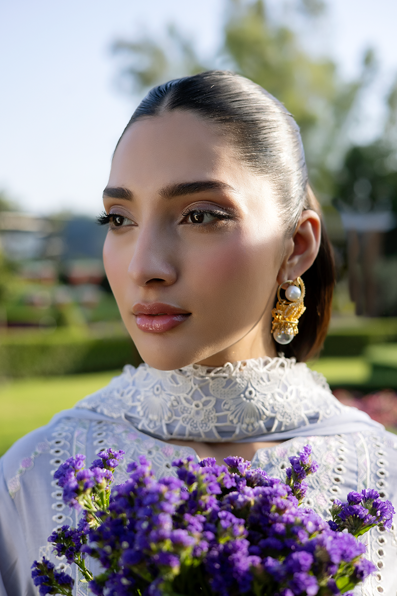 Raeesa Premium | Amani Lawn 26 | AM-007 AVRA-4