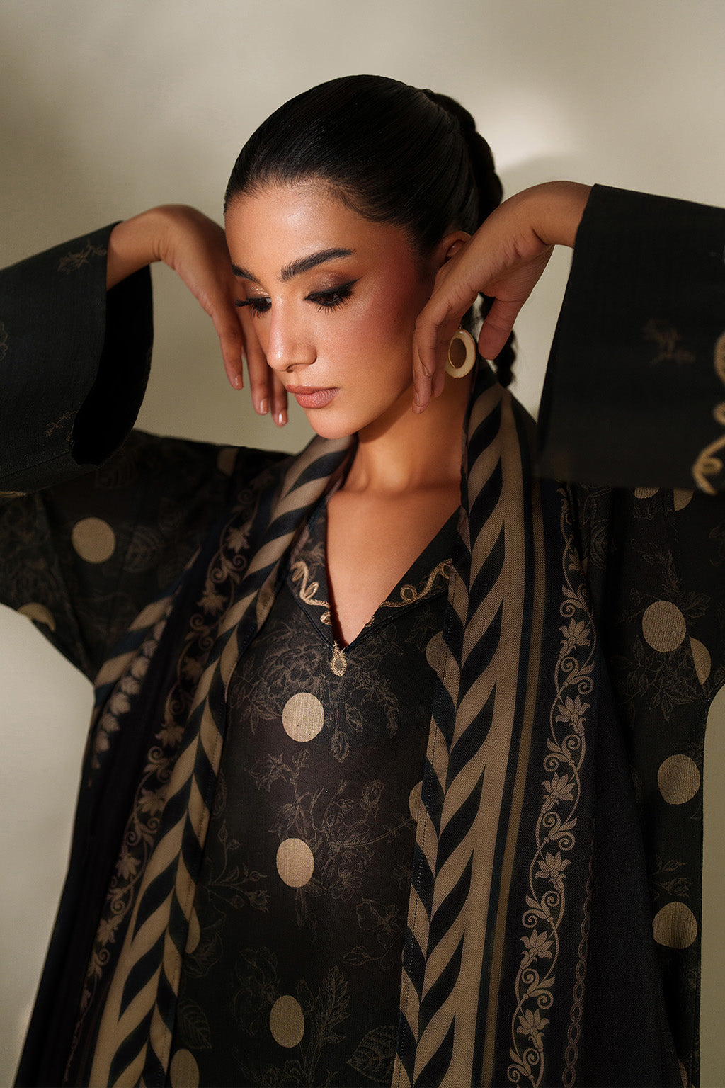 Iznik | Winter Chapter 25 | UE-571 Printed Khaddar, image 4