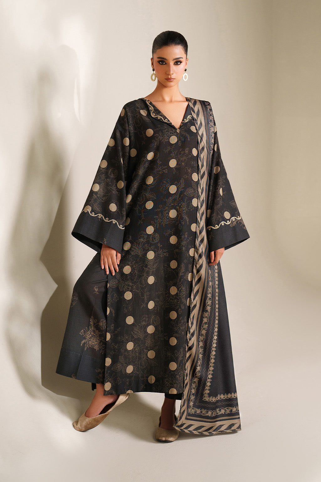 Iznik | Winter Chapter 25 | UE-571 Printed Khaddar