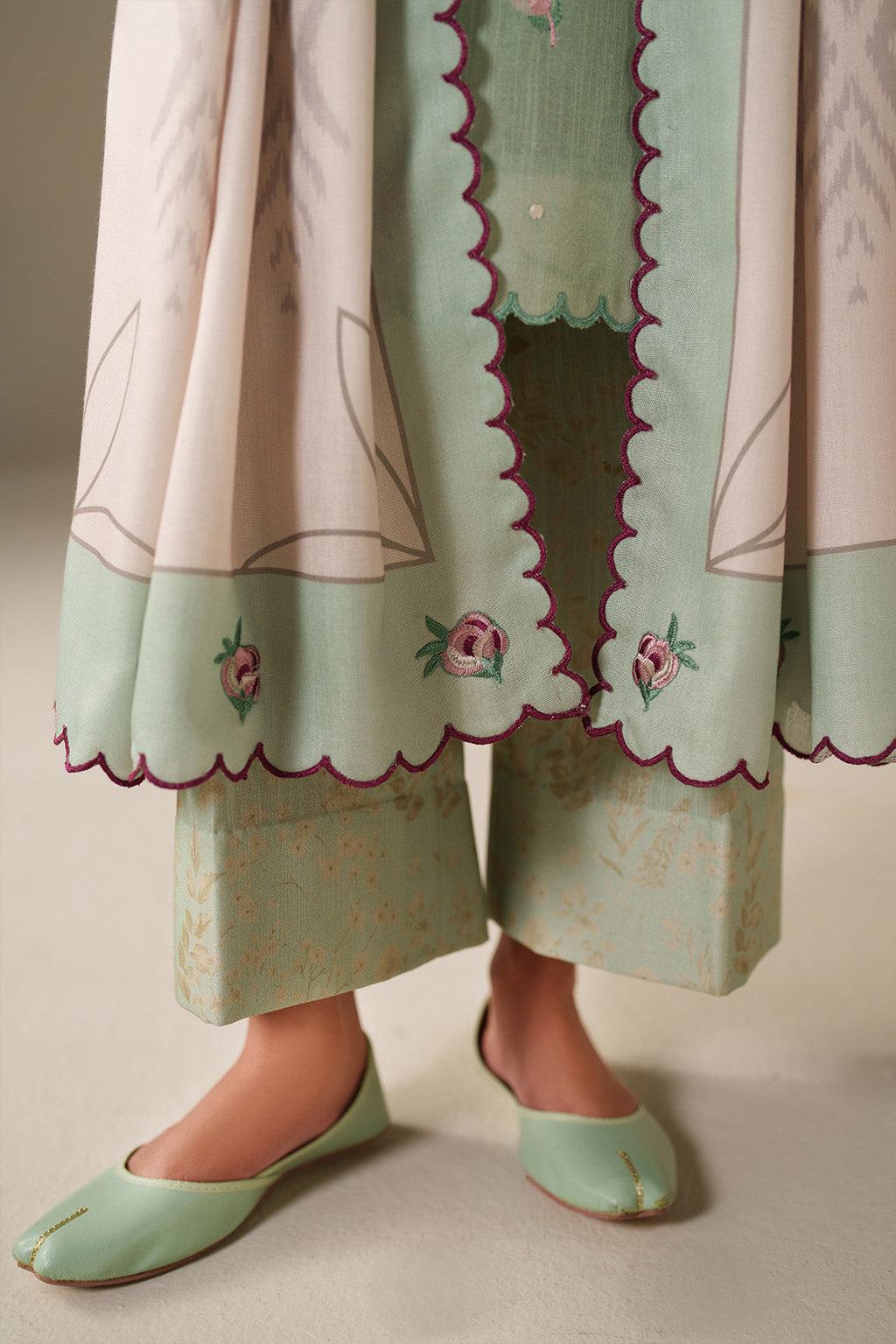 Iznik | Winter Chapter 25 | UE-563 Printed Khaddar, image 8