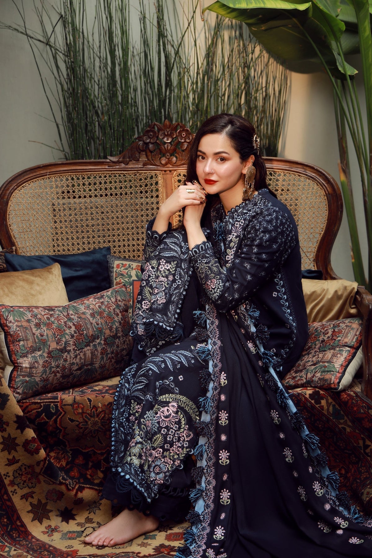 Maryam Hussain | Winter Shawl 25 | Roohi, image 4