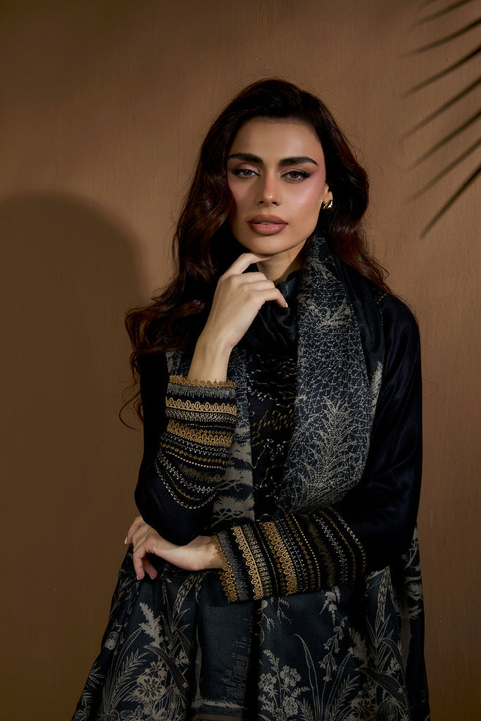 Sobia Nazir | Winter Shawl 25 | Design 1A, image 3