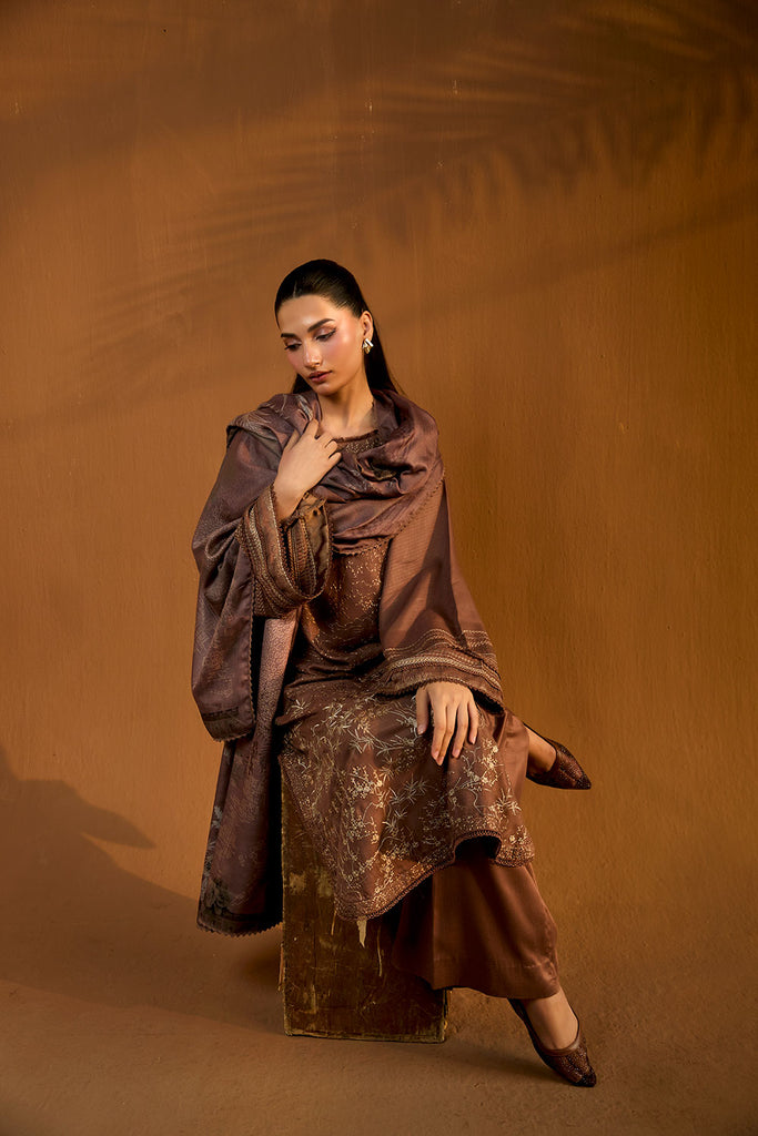 Sobia Nazir | Winter Shawl 25 | Design 1B, image 4