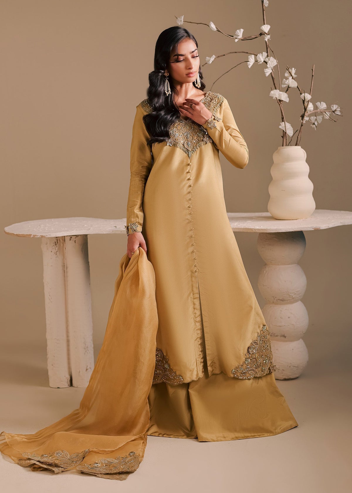 Maria Osama Khan | Noir Bliss Luxury Formals | Golden Ember, image 5