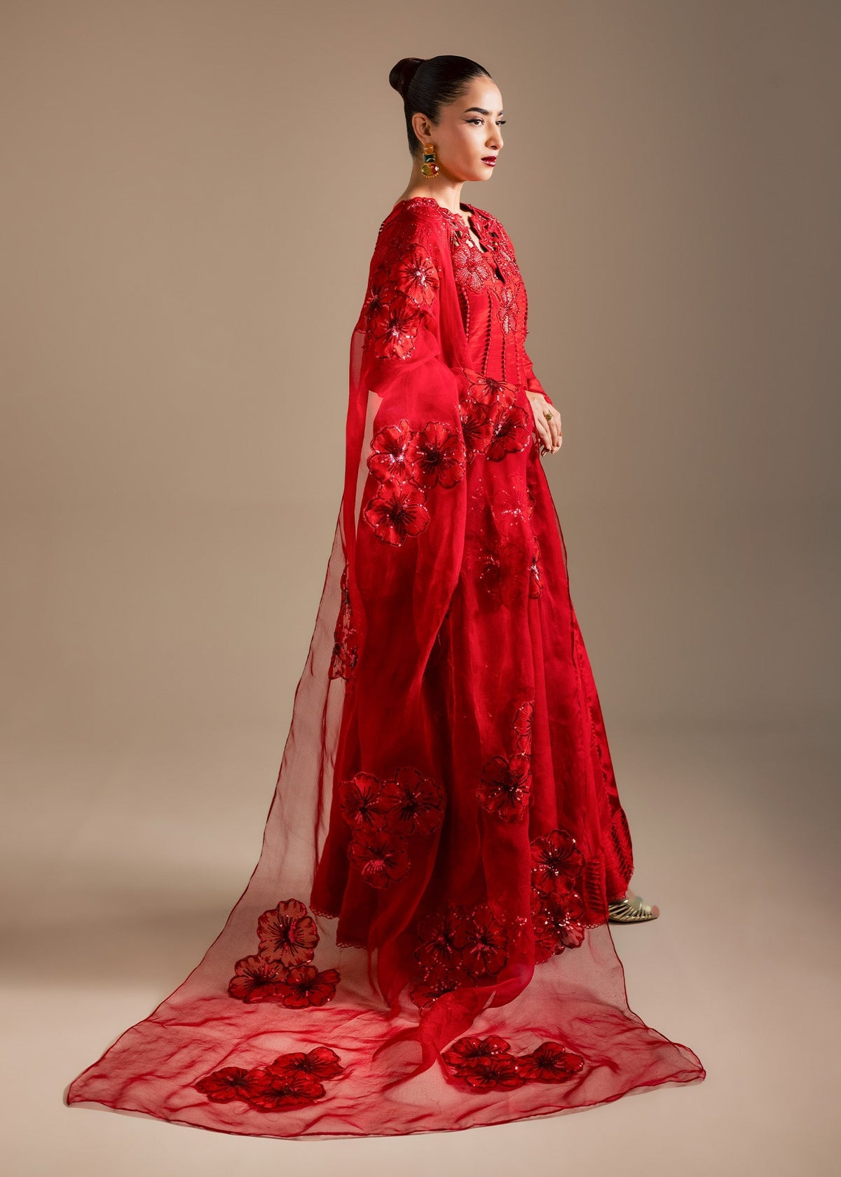 Maria Osama Khan | Noir Bliss Luxury Formals | Scarlet Mirage, image 5