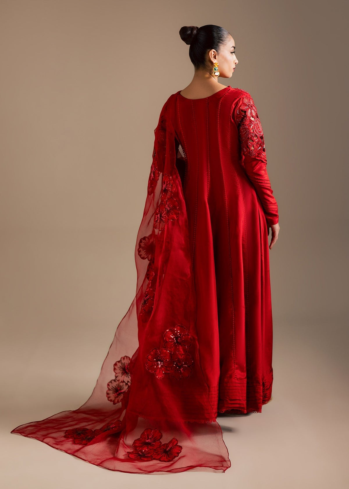 Maria Osama Khan | Noir Bliss Luxury Formals | Scarlet Mirage, image 2