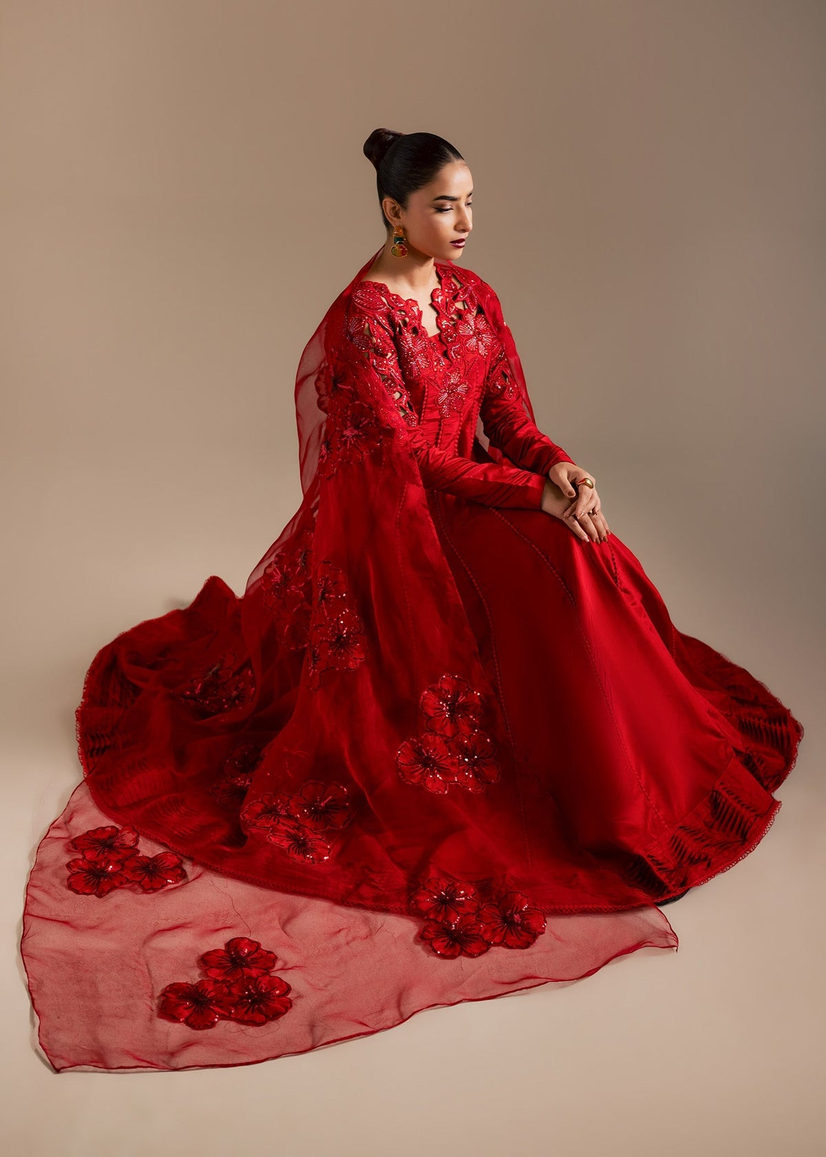 Maria Osama Khan | Noir Bliss Luxury Formals | Scarlet Mirage, image 6