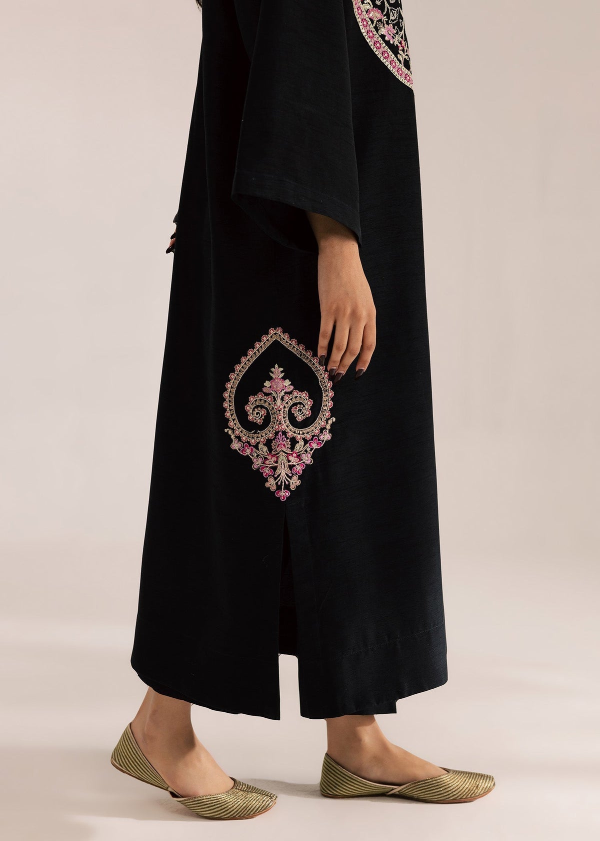 Sadaf Fawad Khan | Silk Luxury Pret 26 | Sahra, image 5