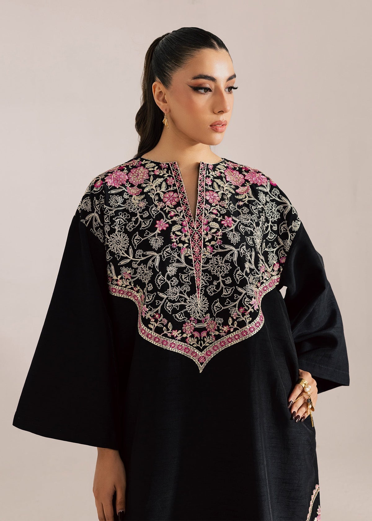 Sadaf Fawad Khan | Silk Luxury Pret 26 | Sahra, image 3