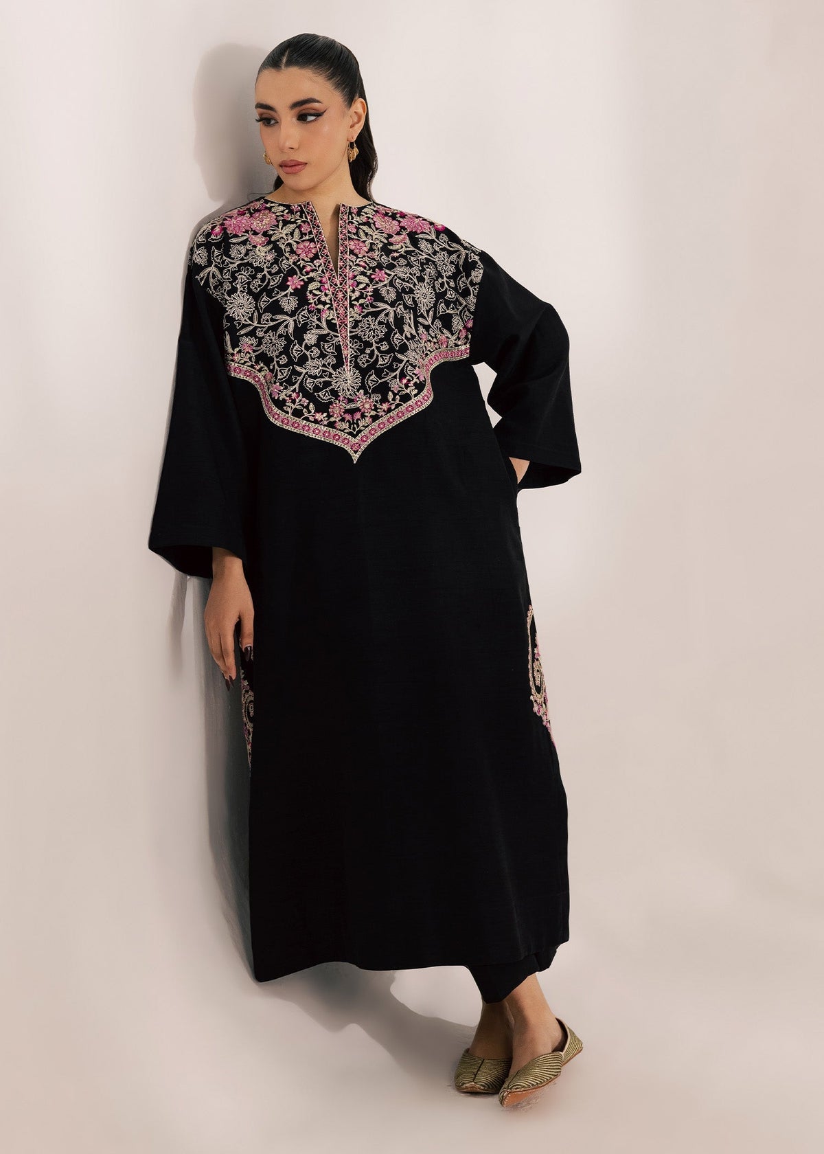 Sadaf Fawad Khan | Silk Luxury Pret 26 | Sahra, image 4