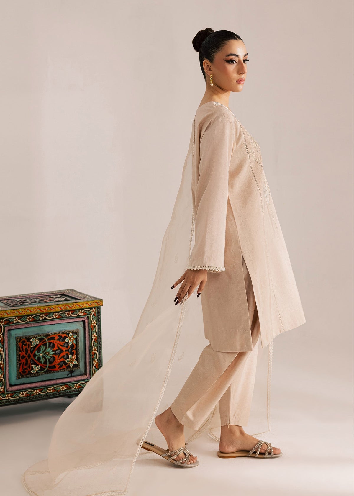 Sadaf Fawad Khan | Silk Luxury Pret 26 | Neesha, image 2