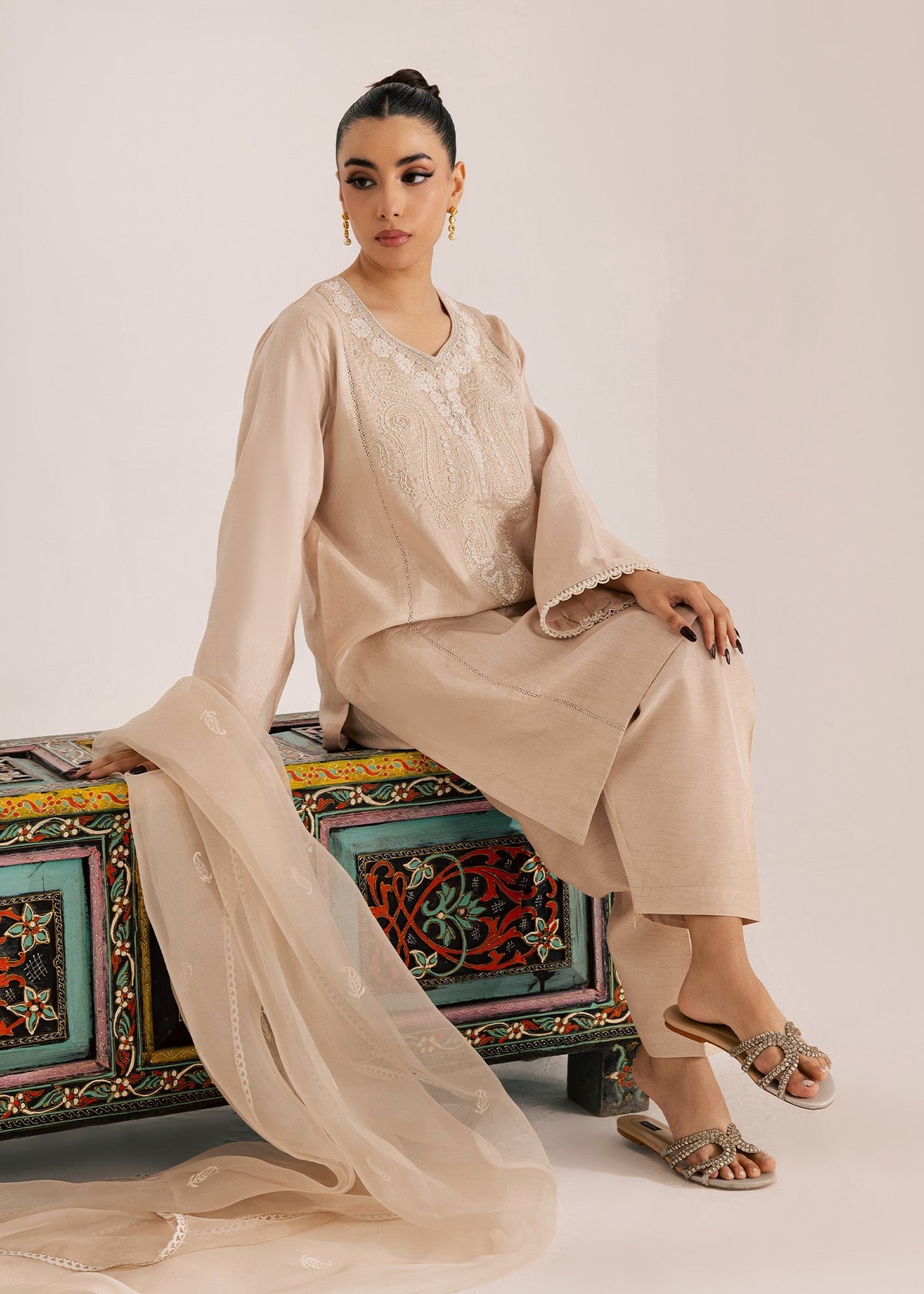 Sadaf Fawad Khan | Silk Luxury Pret 26 | Neesha, image 4