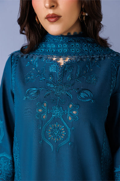Emaan Adeel | Elevated Essentials 26 | AVENOIR