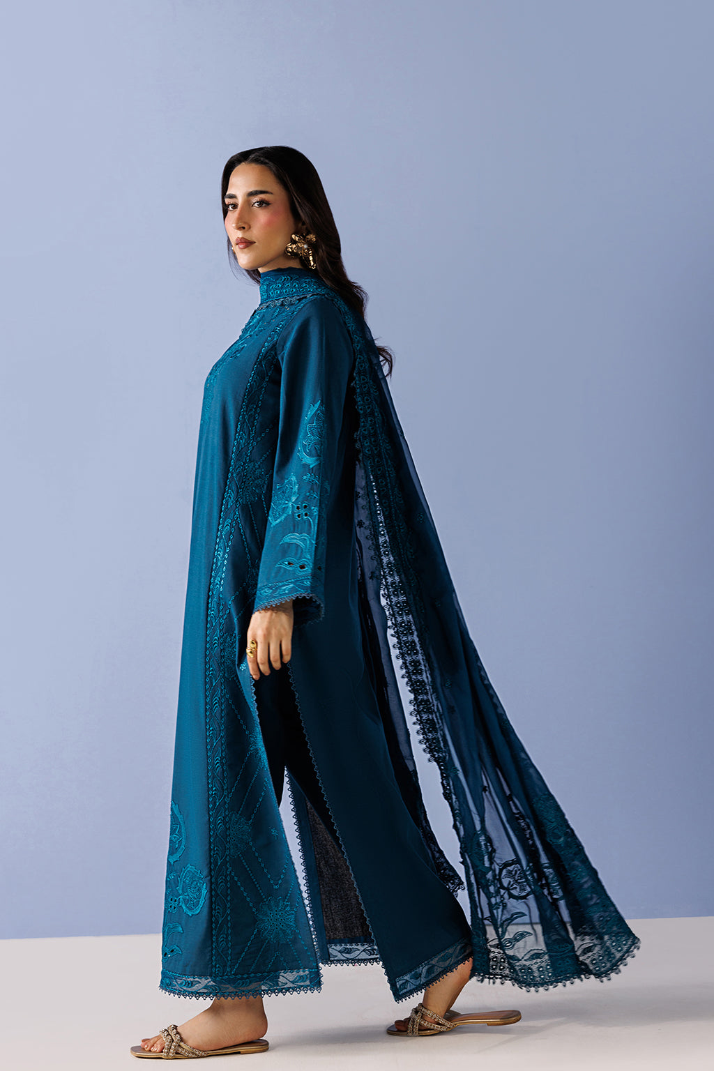 Emaan Adeel | Elevated Essentials 26 | AVENOIR-5