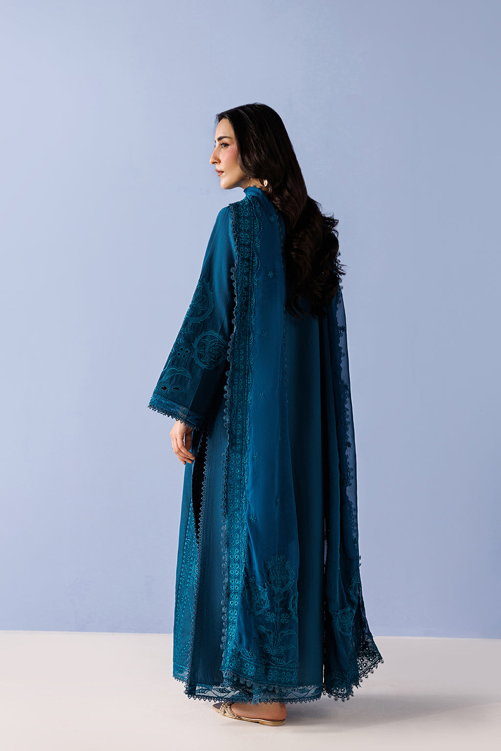 Emaan Adeel | Elevated Essentials 26 | AVENOIR-2