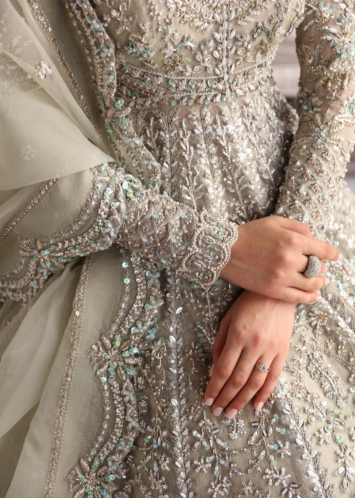 Akbar Aslam Willow bridal gown, photo 4