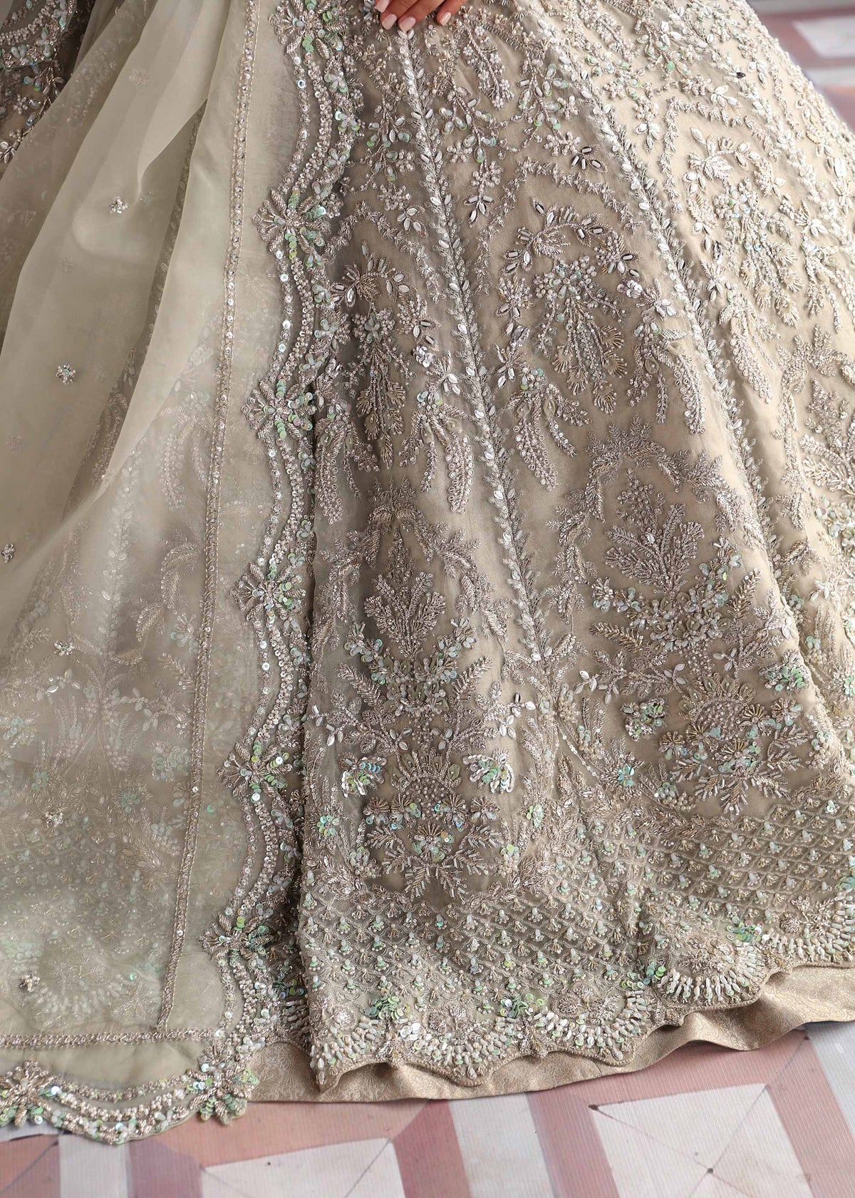 Akbar Aslam Willow bridal gown, photo 5