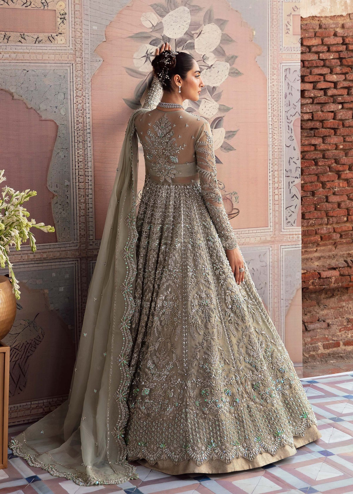 Akbar Aslam Willow bridal gown, photo 7