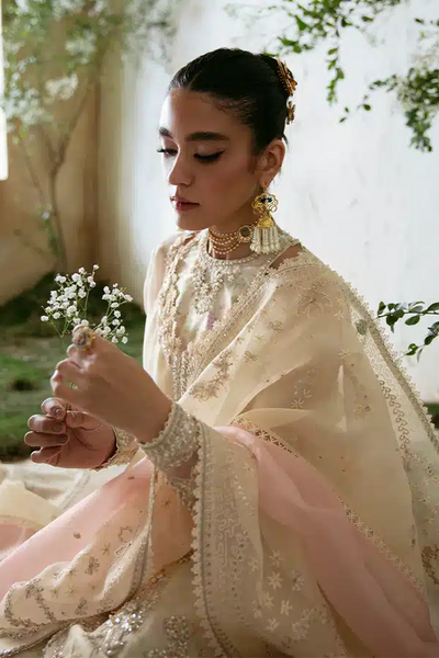 Suffuse Jahan cream yellow organza formal suit, photo 4