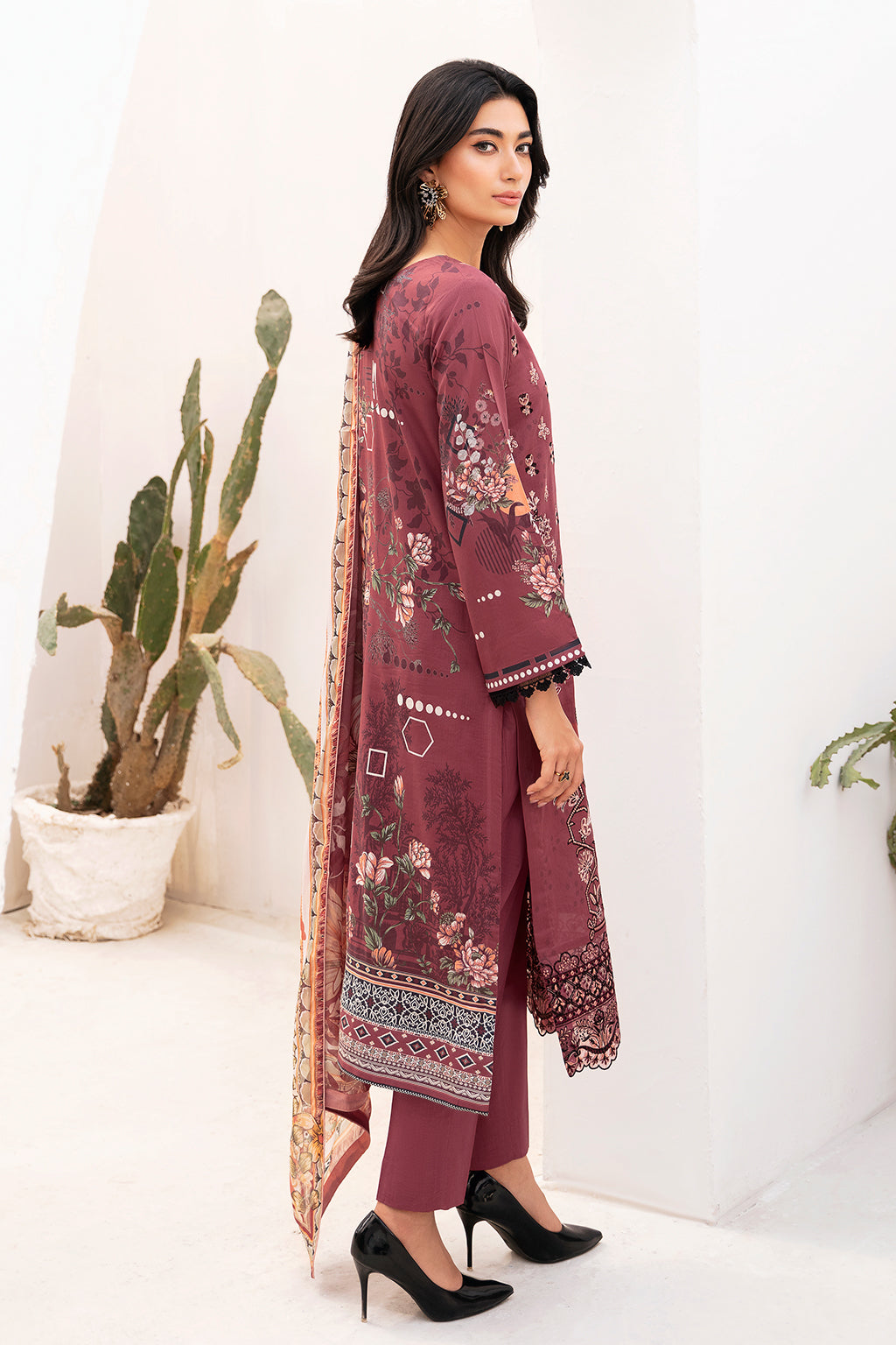 Ramsha | Mashaal Luxury Lawn | L-1108 by Designer Ramsha - House of Maryam - Pakistani Designer Ethnic Wear in {{ shop.shopifyCountryName }}