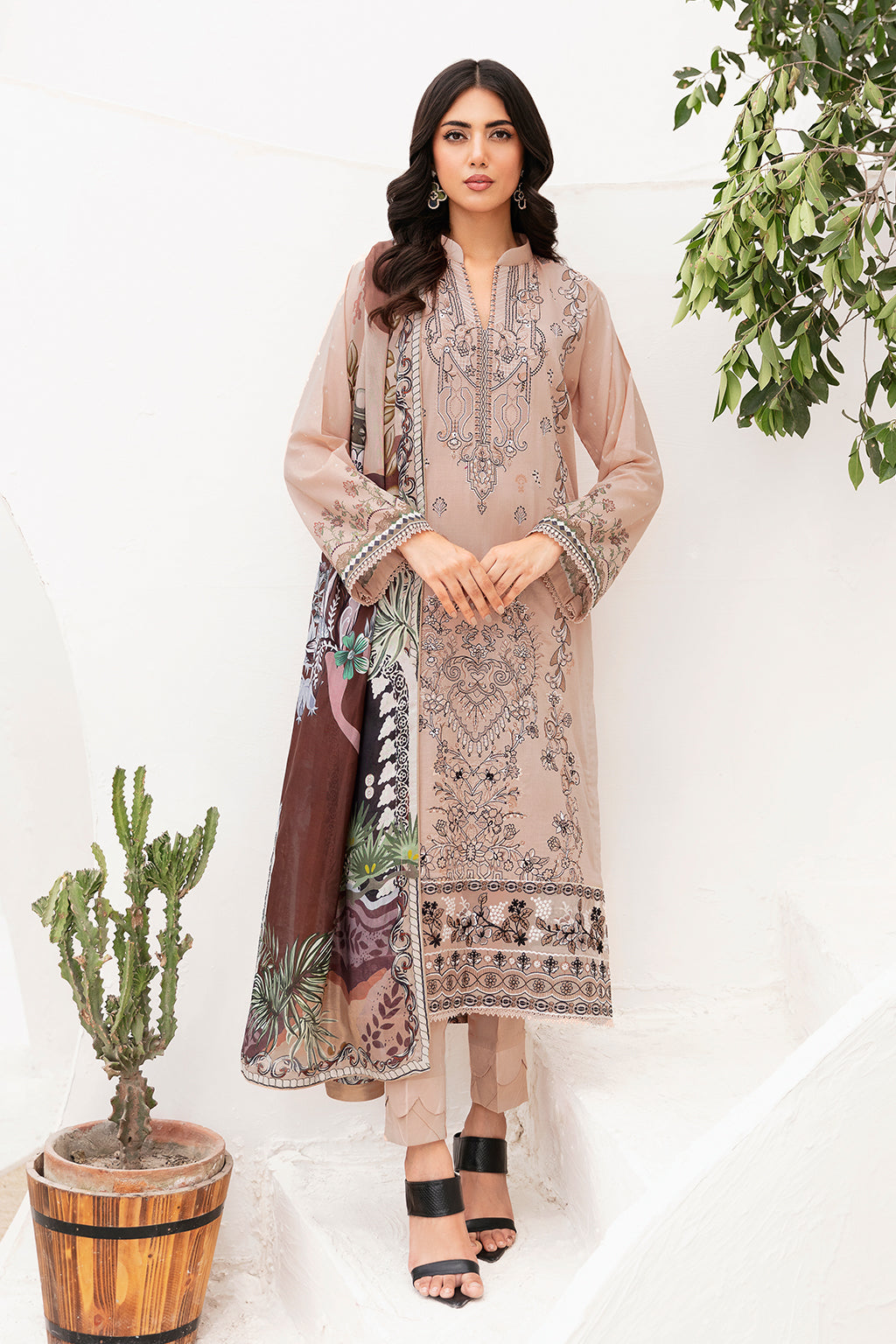 Ramsha | Mashaal Luxury Lawn | L-1106 by Designer Ramsha - House of Maryam - Pakistani Designer Ethnic Wear in {{ shop.shopifyCountryName }}