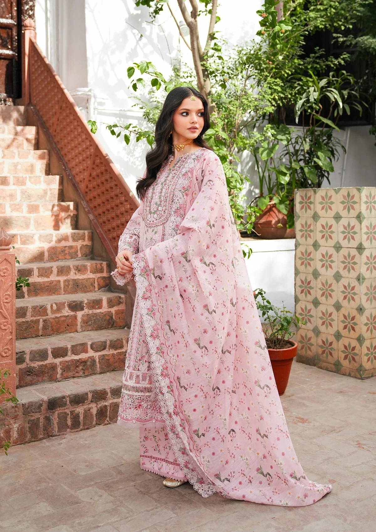 Kahf Premium | Ek Fasana Luxury Lawn 26 | KLB-3A DILNASHEEN, image 4