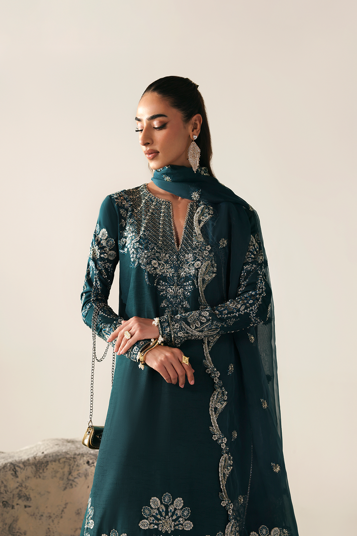 Emaan Adeel | Serein Luxe Silk | STARLIGHT SWAY-4