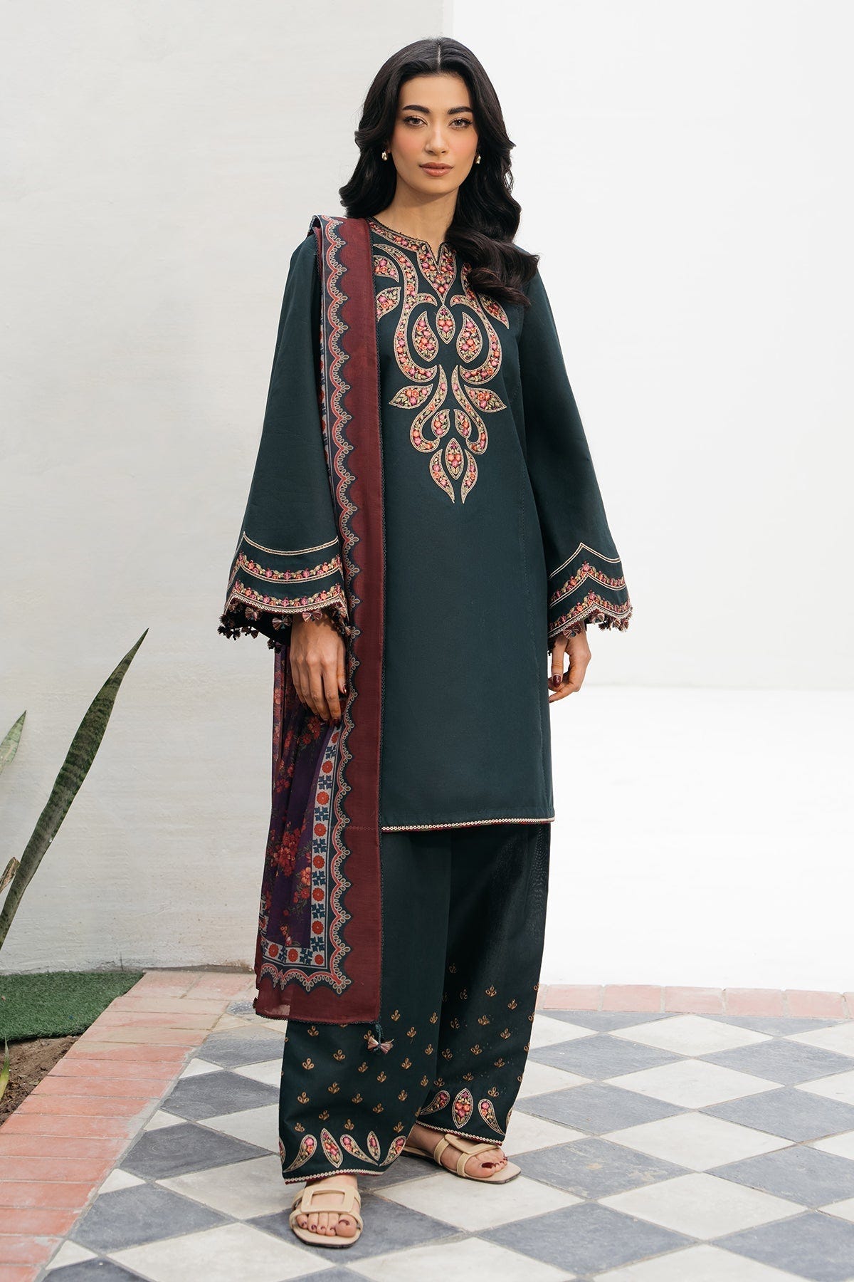 Jazmin | Summer Lawn 25 | USE-9181 -  Jazmin Ladies Clothes - Original Designer Dress - House of Maryam