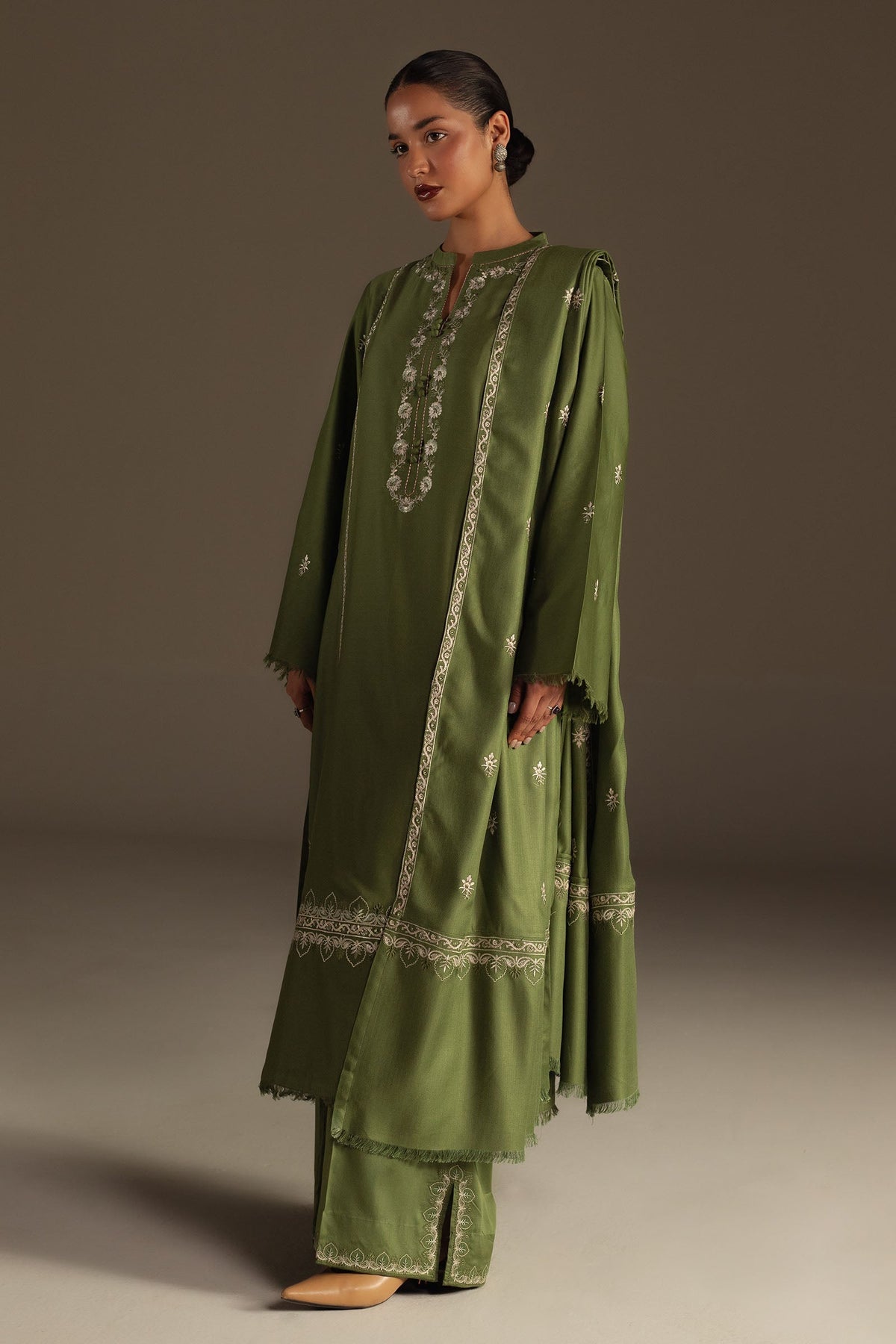 Zara Shahjahan | Pret A W 25 | Zimal-1
