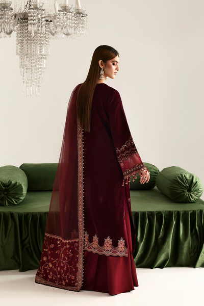 Emaan Adeel | Zarposh Velvet 25 | NADIRA