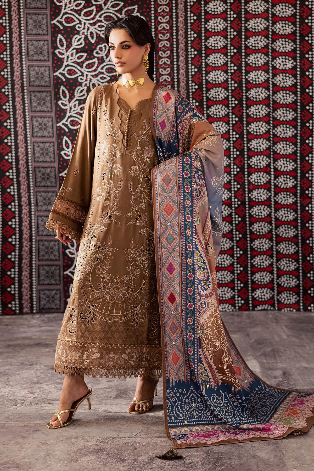 Nureh | Bazaar Luxe 25 | NE-205