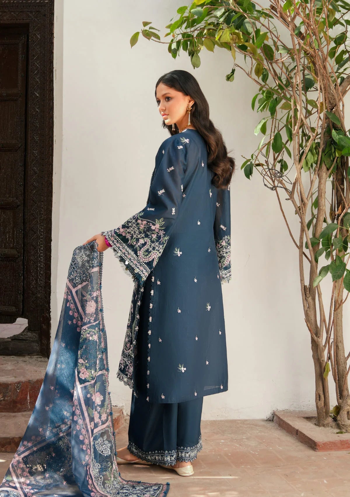 Kahf Premium | Ek Fasana Luxury Lawn 26 | KLB-1A MALKA, image 2