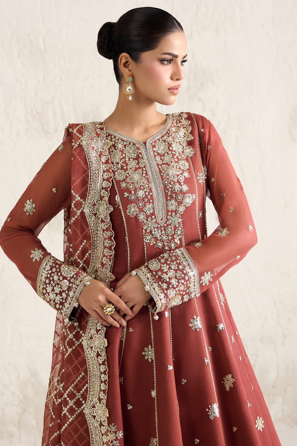 Faiza Saqlain | Reina Formals | Flame Luxe by Farasha, image 3