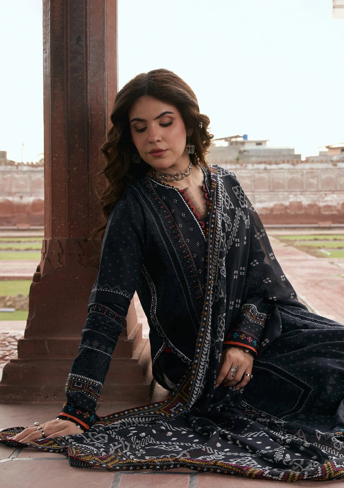 Kahf Premium | Prints Collection 26 | KPS-5A GUL-E-SIYAH, image 3