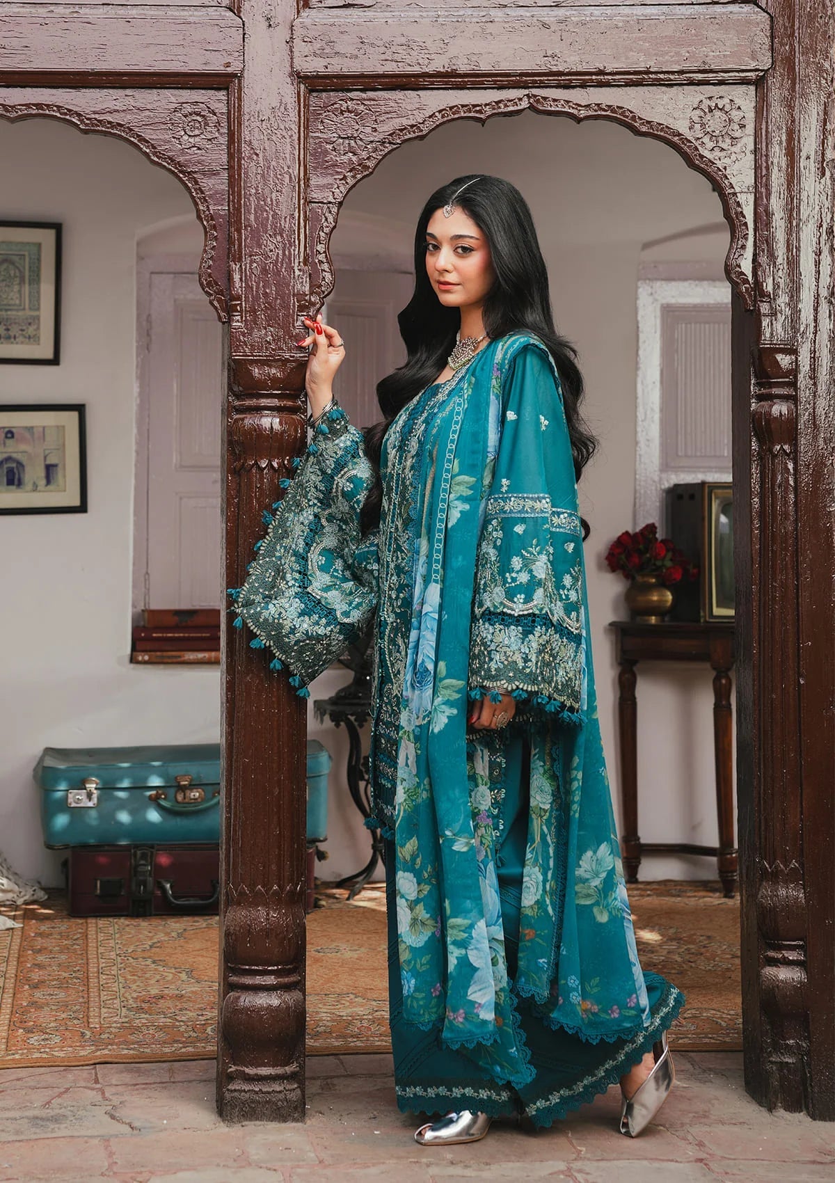 Kahf Premium | Ek Fasana Luxury Lawn 26 | KLB-5A MORNI, image 5
