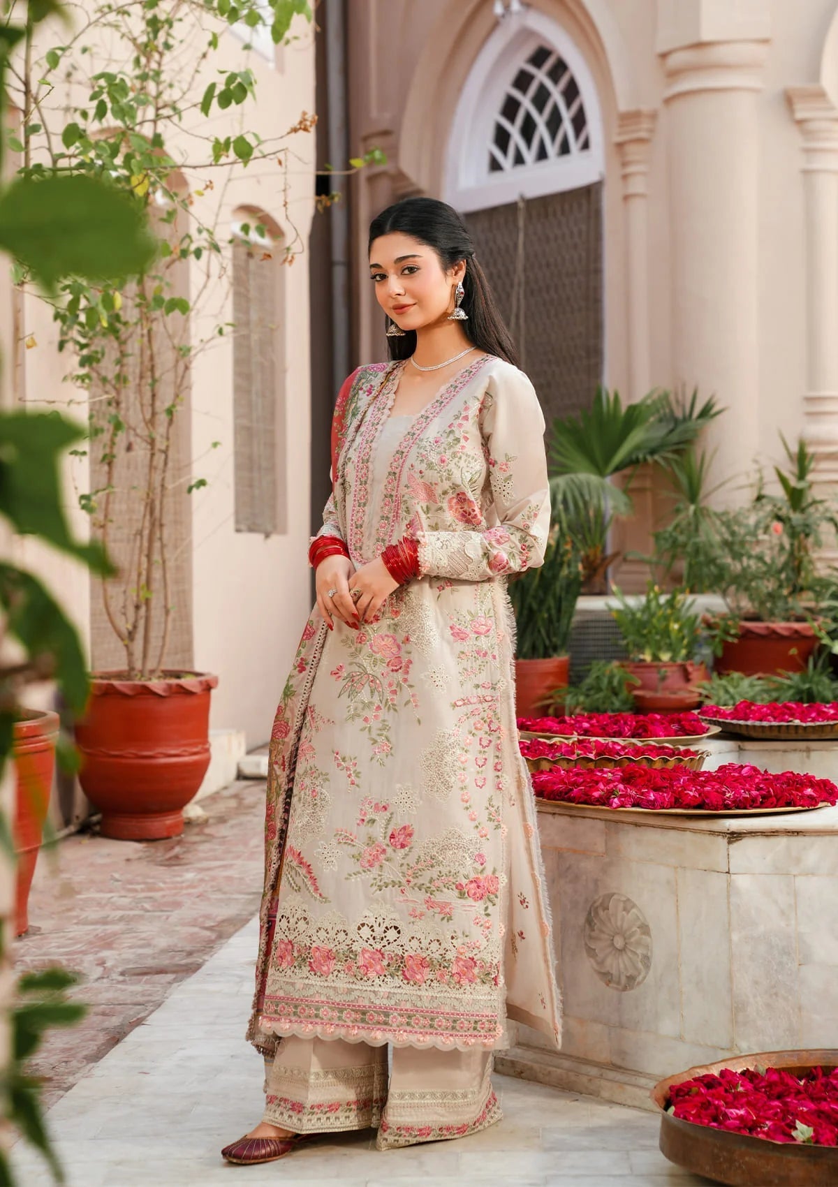 Kahf Premium | Ek Fasana Luxury Lawn 26 | KLB-6A SILSILA, image 4