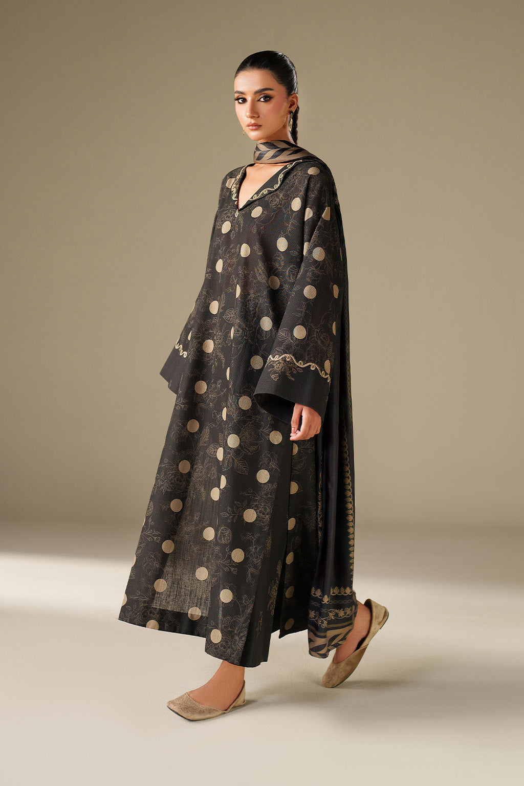 Iznik | Winter Chapter 25 | UE-571 Printed Khaddar, image 3