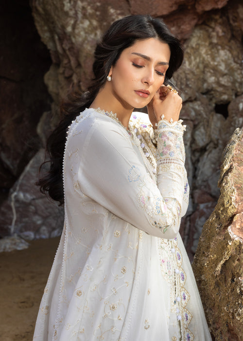 Sadaf Fawad Khan | Lawn 26 | Noor, image 3