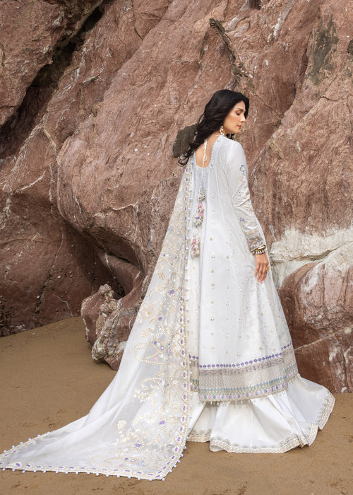 Sadaf Fawad Khan | Lawn 26 | Noor, image 4