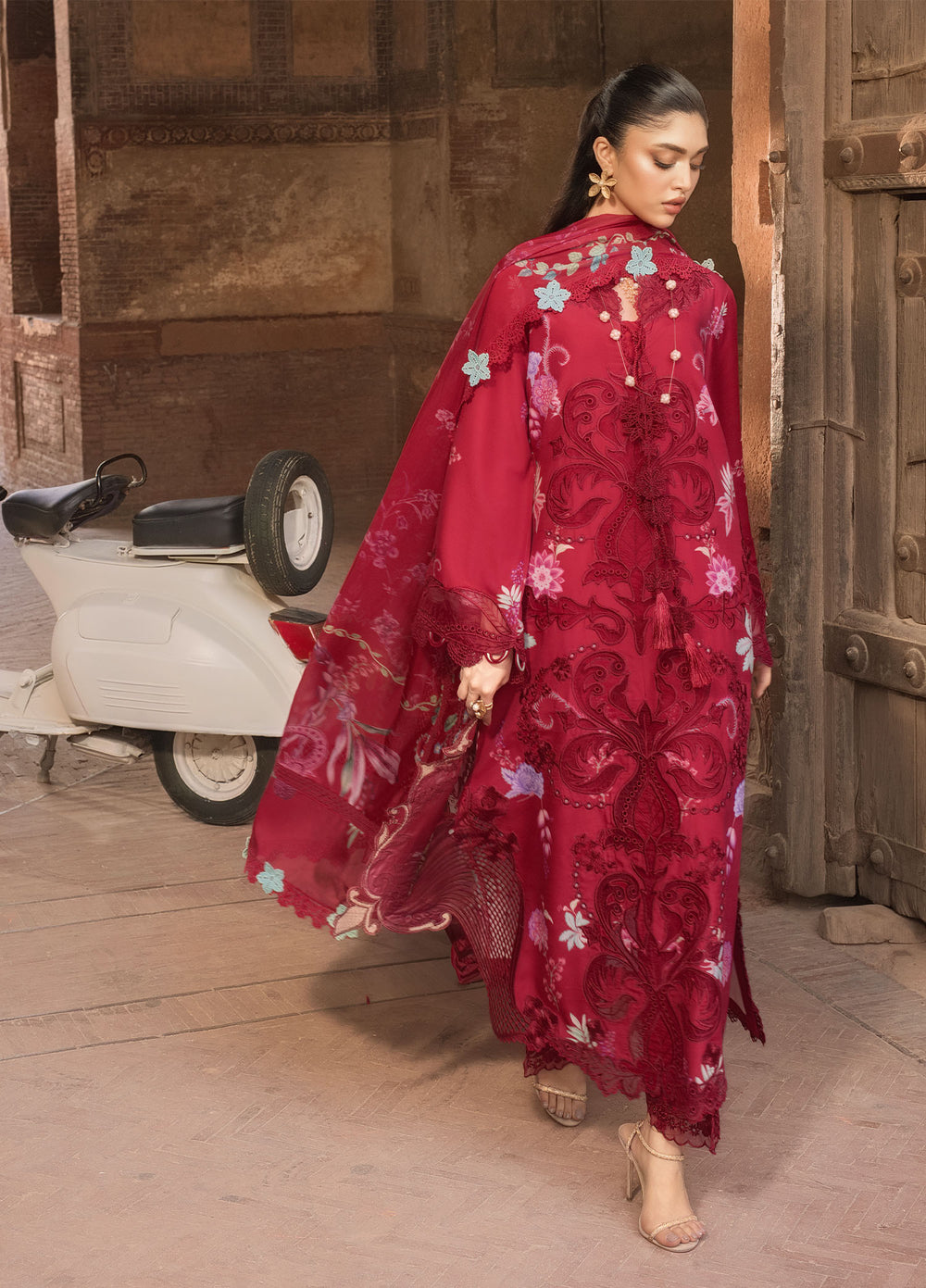 Saira Shakira | Bloom Lawn | ZELIE 1A, image 6