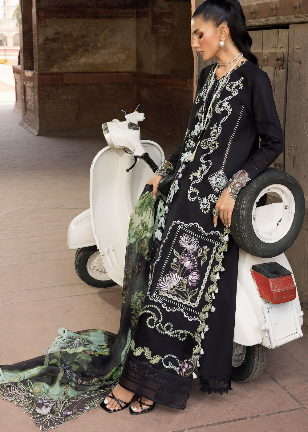 Saira Shakira | Bloom Lawn | ELISE 1A-6