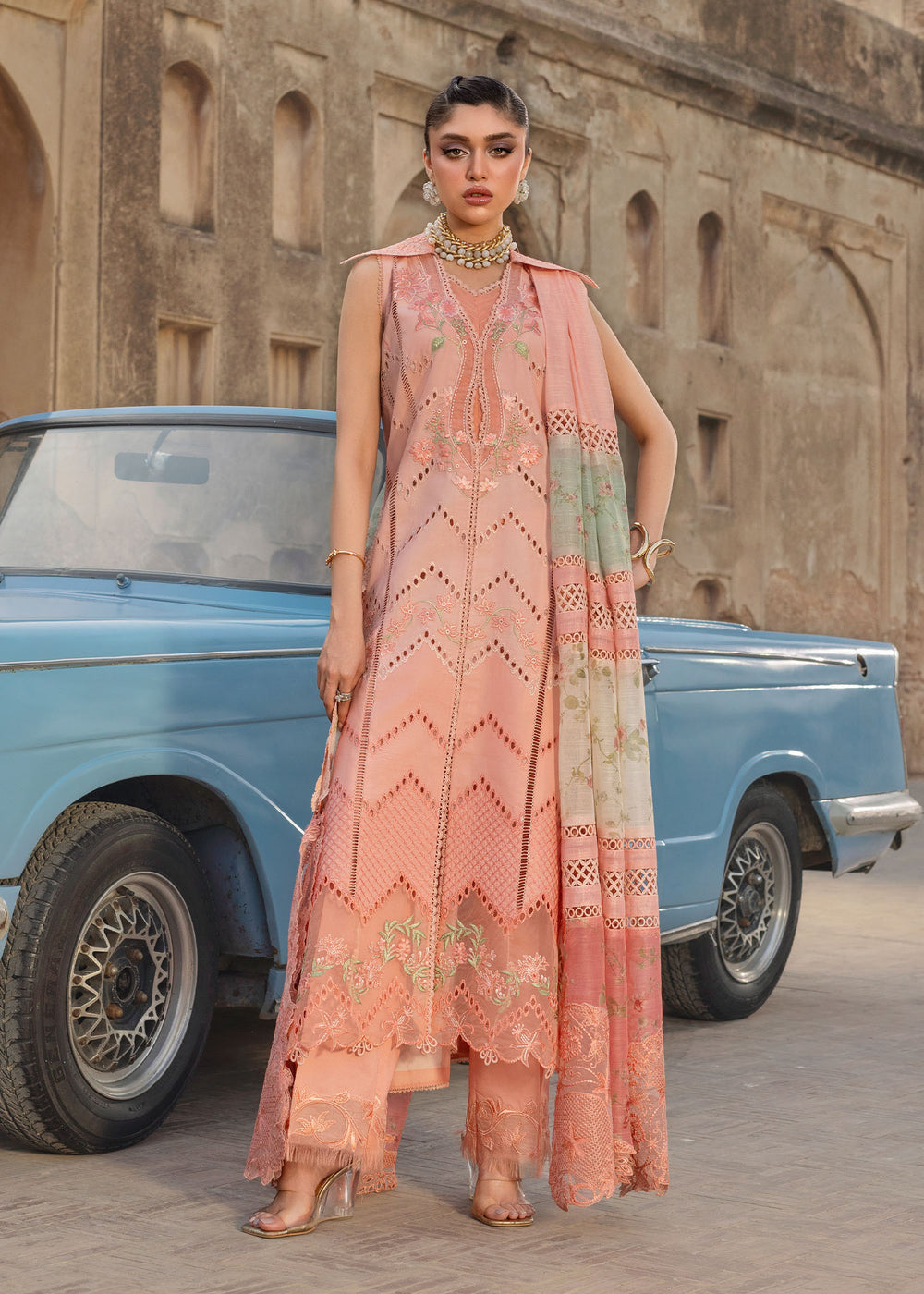 Saira Shakira | Bloom Lawn | AMBRE 1B