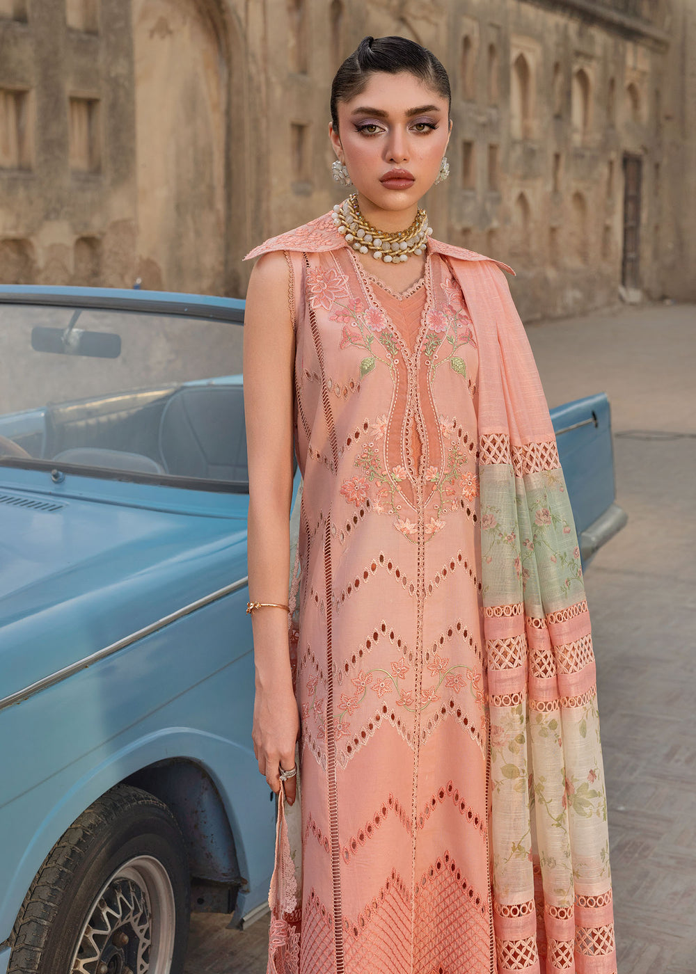 Saira Shakira | Bloom Lawn | AMBRE 1B, image 2
