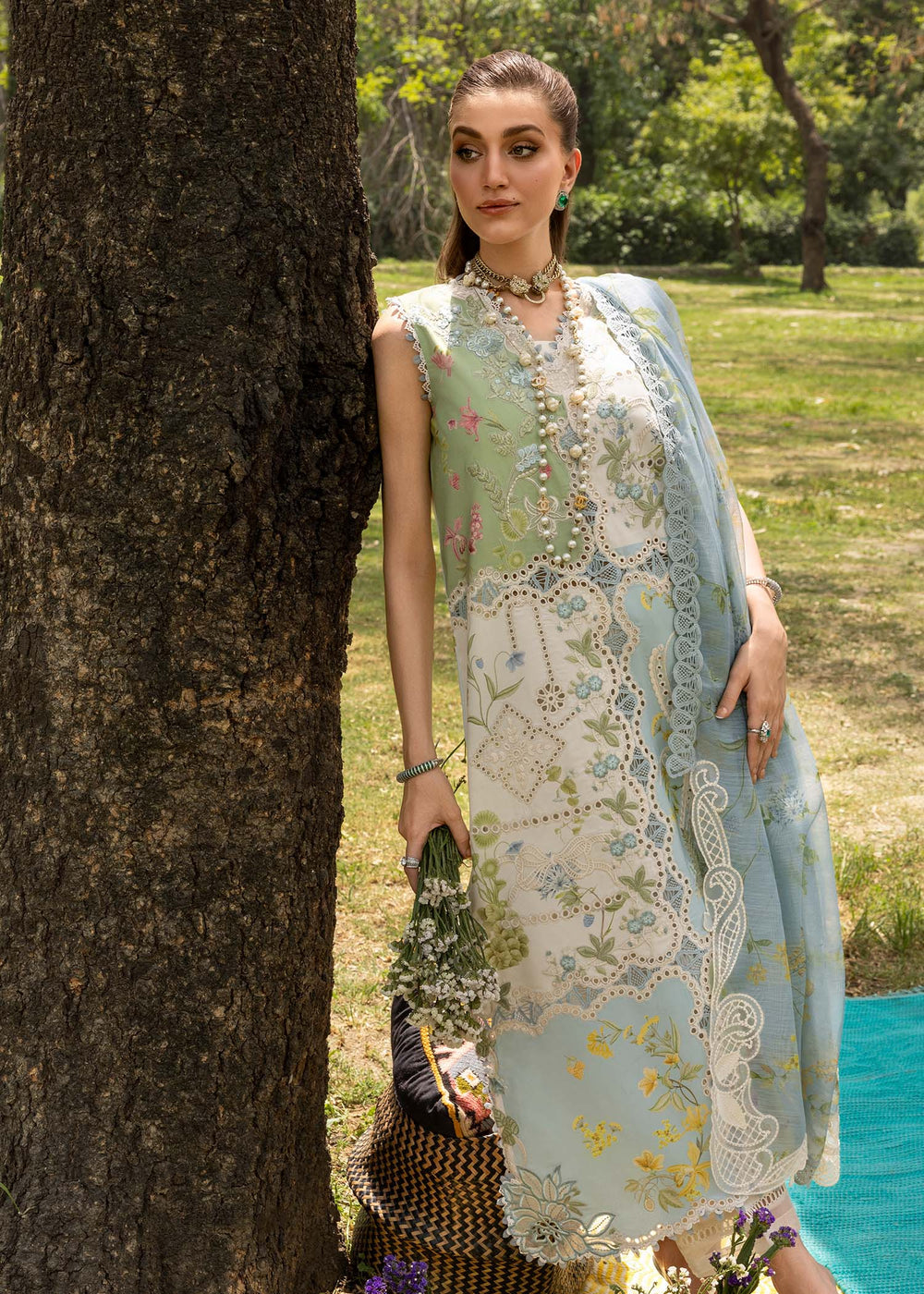 Saira Shakira | Bloom Lawn | LANA 1A, image 3