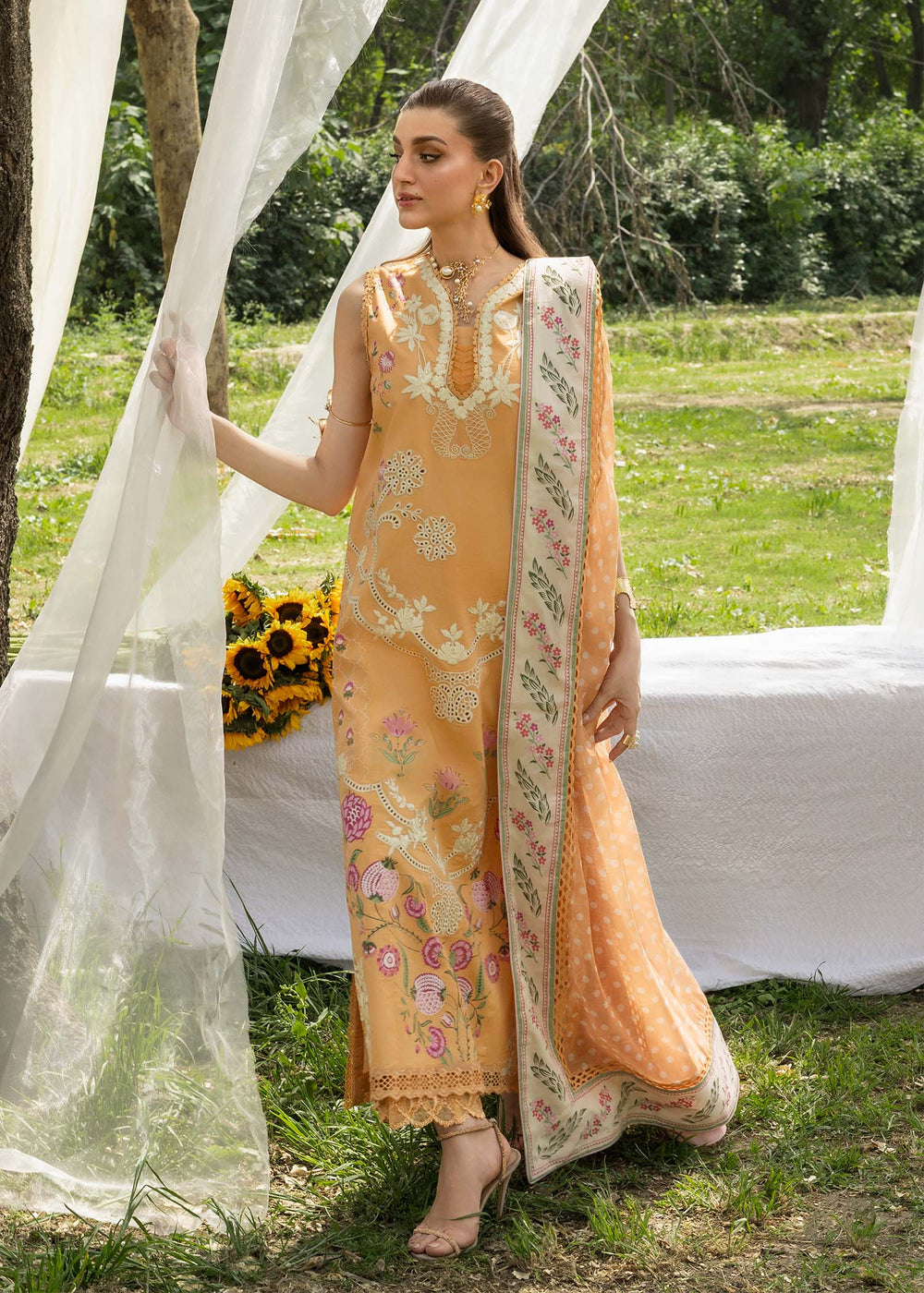 Saira Shakira | Bloom Lawn | LILY 1B, image 3